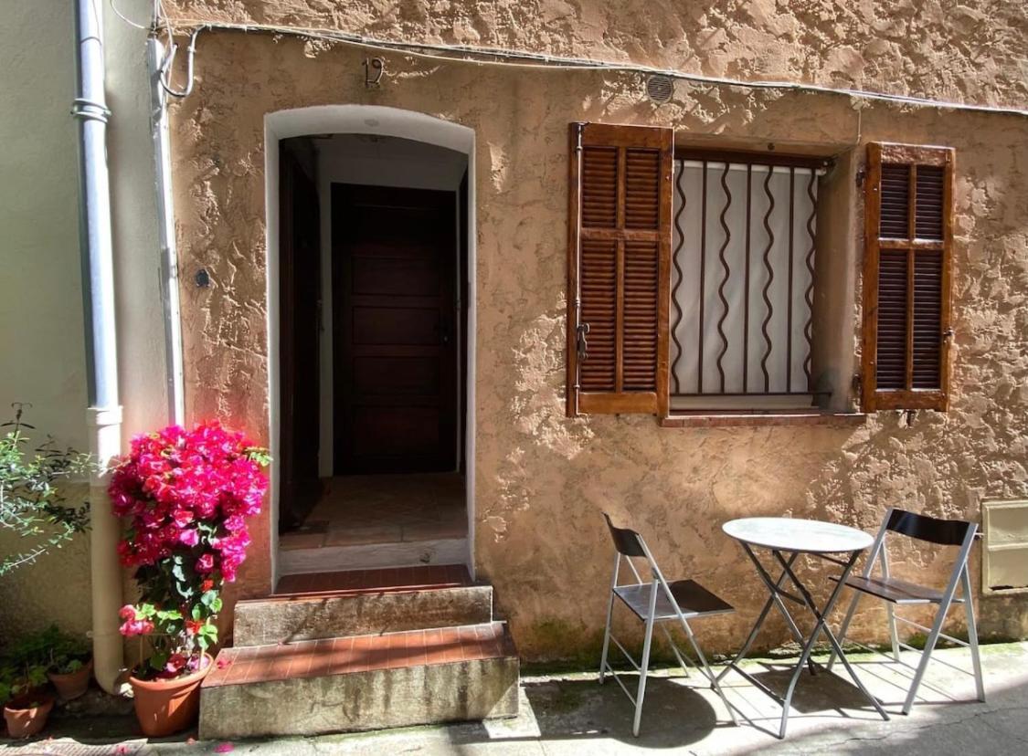 Studio Au Coeur Du Vieil 昂蒂布 外观 照片